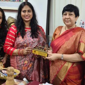 WEE – Women Entrepreneurs Enclave team received awards from Dr. Bharti Lavhekar, MLA Versova Vidhan Sabha (6)