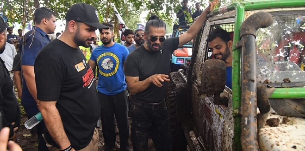 Suniel Shetty begins the third season of Mud Skull