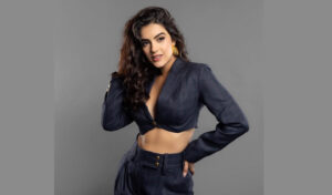 Middle Class Love Actress Kavya Thapar