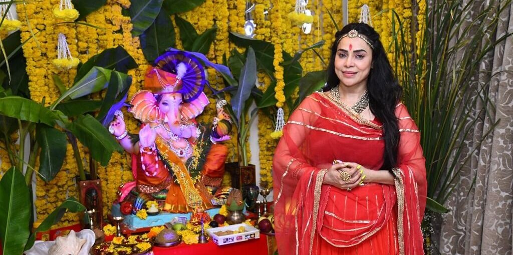 Nikita Rawal Celebrates Ganeshotsav with Friends and Family