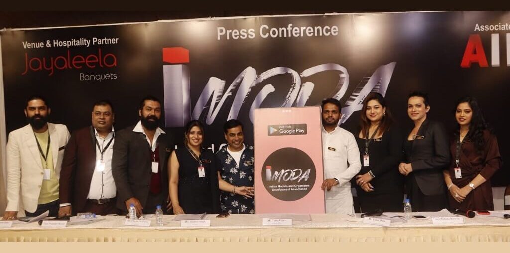 Titu Verma and transgender actor Ganga launched the app of IMOD