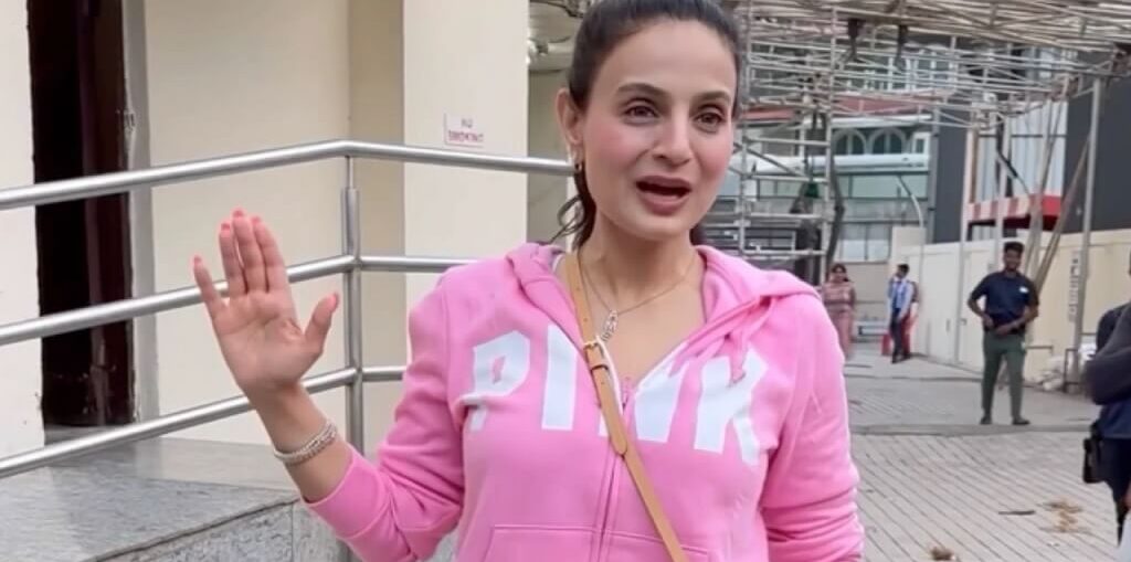 Ameesha Patel complies with legal process